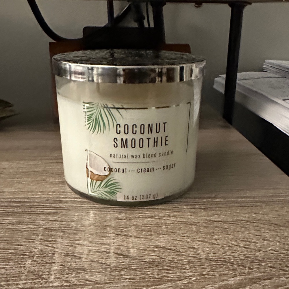 Coconut Smoothie Candle with Silver Lid